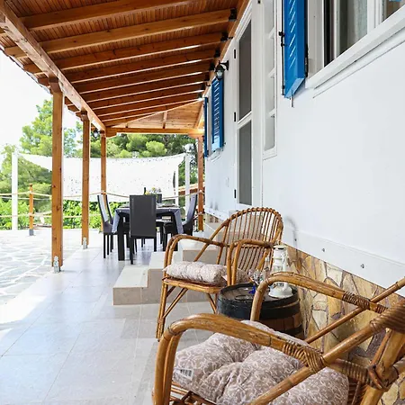 Swan House Pefkochori